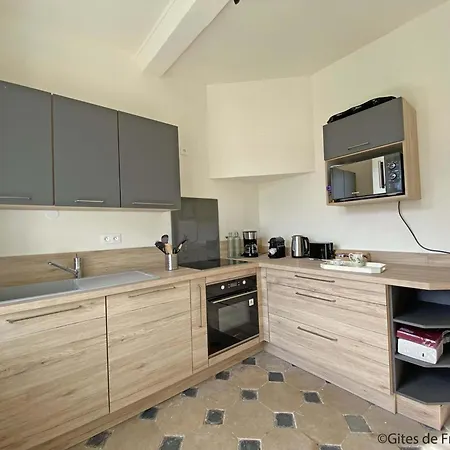 بيت للعطل Maison Renovee 18eme S. Avec Jardin, Animaux Acceptes Et Recharge Electrique - Fr-1-497-198 *