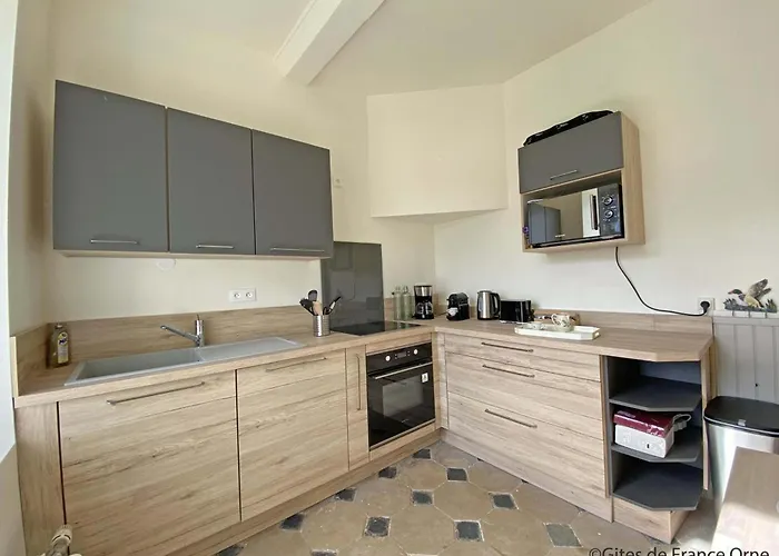 Vakantiehuis Maison Renovee 18eme S. Avec Jardin, Animaux Acceptes Et Recharge Electrique - Fr-1-497-198 *